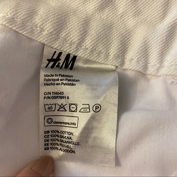 H&M Distressed Cuffed White Denim Short - Picture 3 of 6